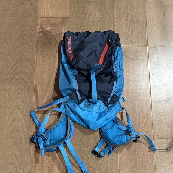 Patagonia Nine Trails Backpack 15L Size Large X-Large Blue Red